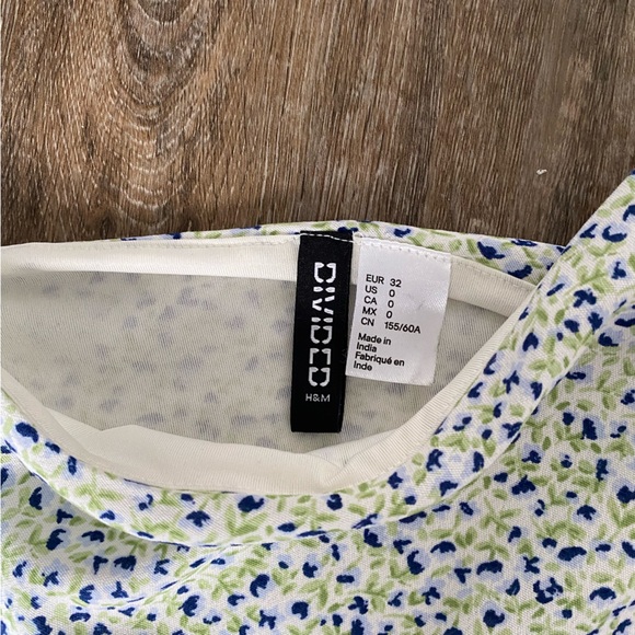 Flower motif skirt - Picture 2 of 3